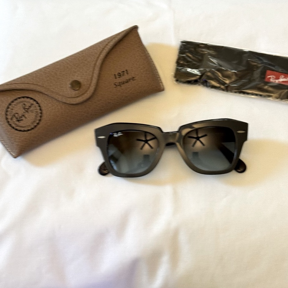 Ray-Ban Sunglasses RB2186 STATE STREET 1298/3M Blue on Transparent Blue Square